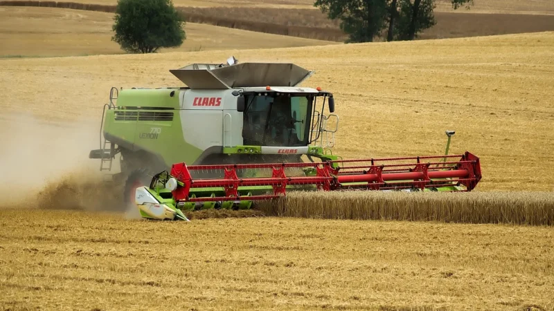 Filtry do maszyn rolniczych — jak dobrać najlepsze do New Holland i kombajnów